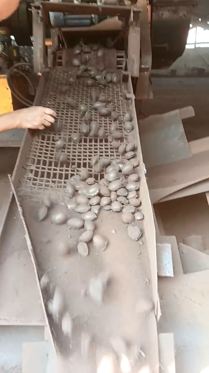 粘合剂在转底炉球团造备中的作用是什么？